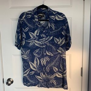 2/$20: Banana Republic Slim Fit Printed Button Up